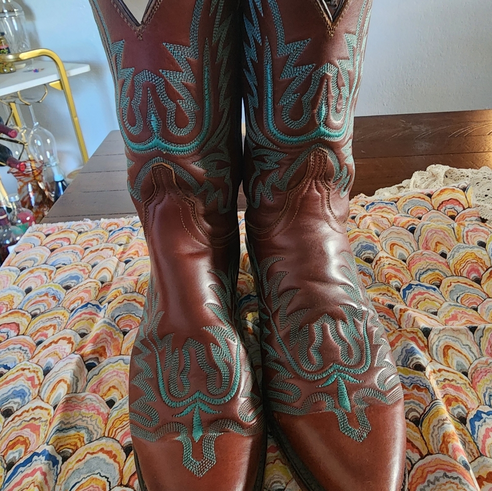 1883 by Lucchese